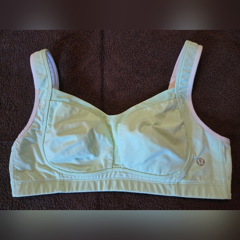 Lululemon Athletica Ta Ta Tamer Bra 36C Fresh Teal